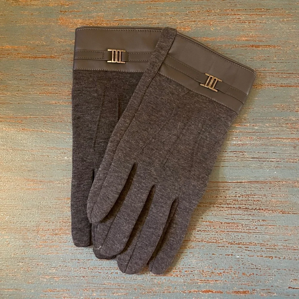Grey Touchscreen Gloves - Picture 1 of 3